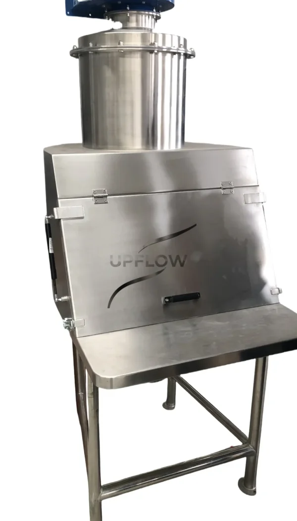 Manual loading station integrated with vibrating screen