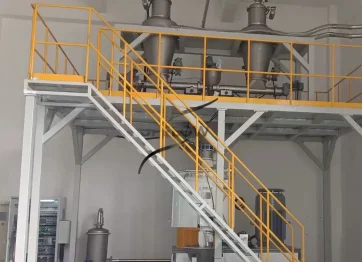 Diammonium phosphate pneumatic conveying system with enclosed pipeline for efficient fertilizer powder transport