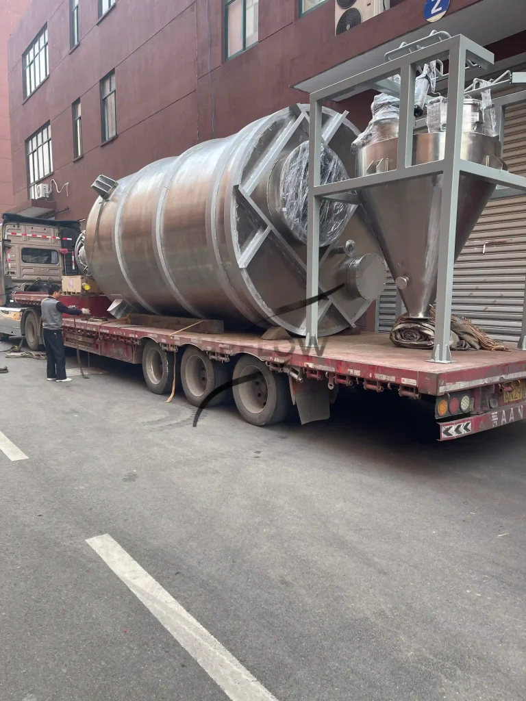 Industrial powder storage silo with precision fabrication