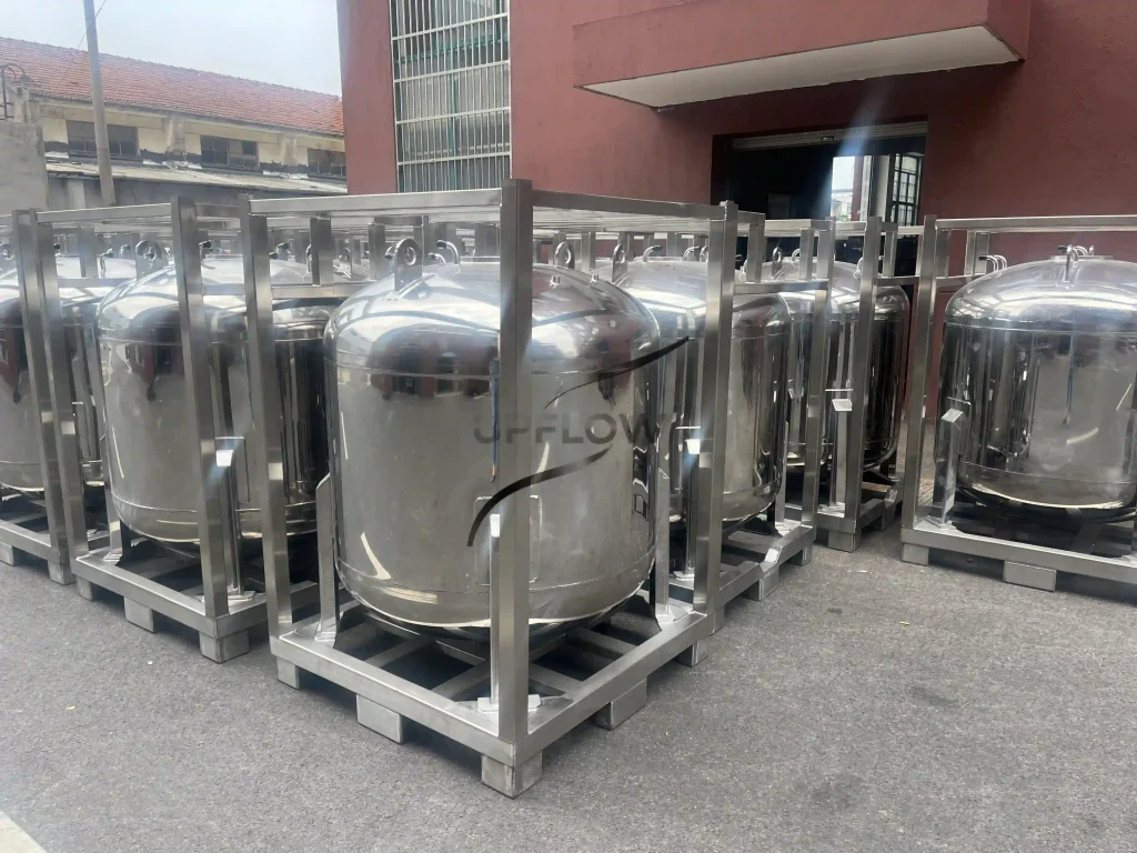 Stainless steel cylindrical shell for industrial applications